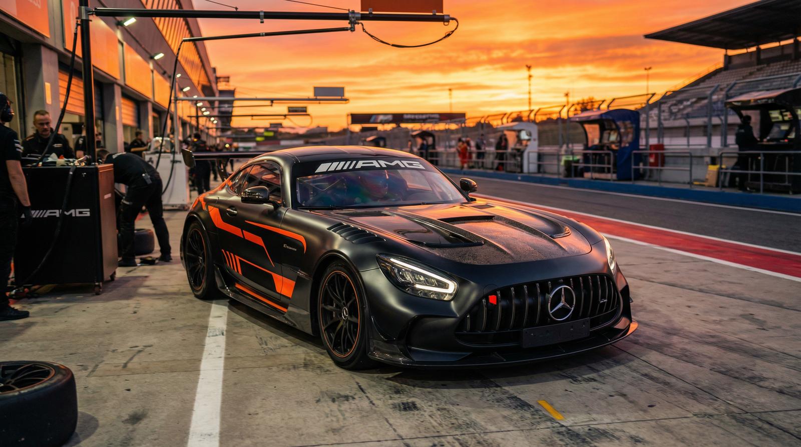 极品探花AMG赛道视频